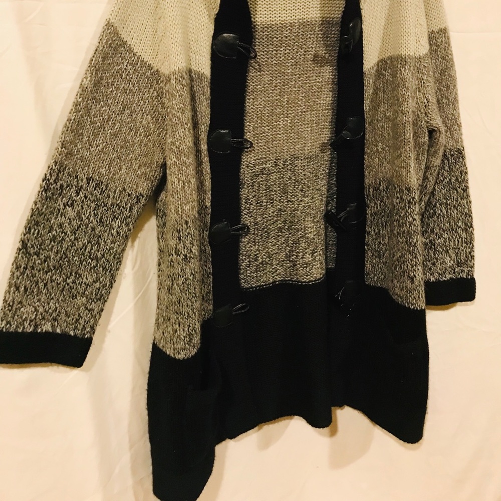 Sweater - Picture 2 of 2